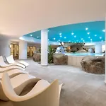 Nova & Golf Hotel 4*