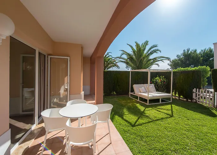Nova & Golf Hotel 4*