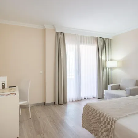 Nova & Golf Hotel 4*