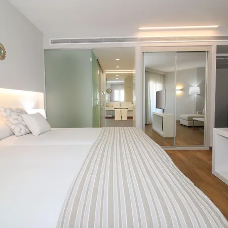 Nova & Golf Hotel 4*