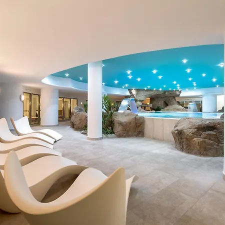 Nova & Golf Hotel 4*