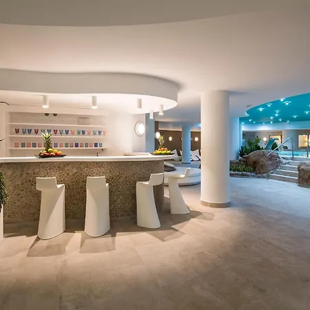 Nova & Golf Hotel 4*